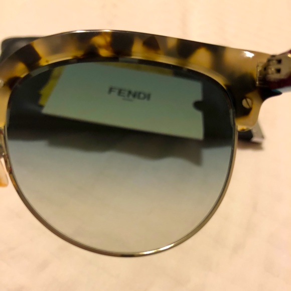Fendi sunglasses - Picture 8 of 8